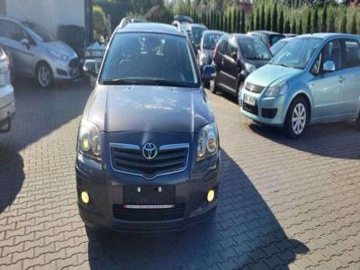 Toyota Avensis II Kombi 2.0 D-4D 126KM 2006