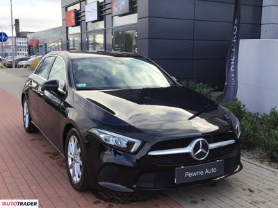 Mercedes CE 2.0 benzyna 190 KM 2018r. (Konin)