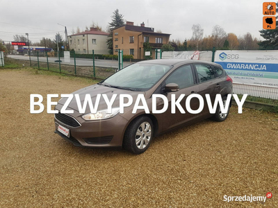 Ford Focus krajowy z małym przebiegiem z gwarancją Mk3 (201…