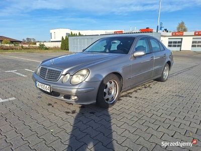 Mercedes E220 w211 2,2 CDI manual, sedan, hak