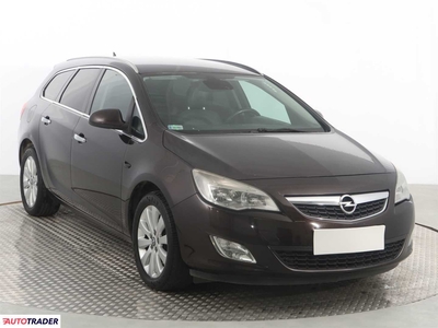 Opel Astra 2.0 162 KM 2012r. (Piaseczno)