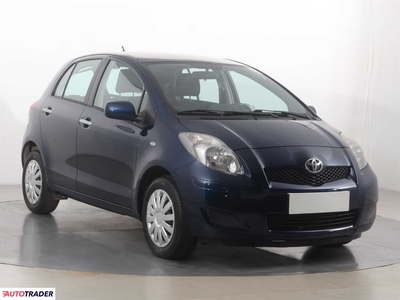 Toyota Yaris 1.3 99 KM 2010r. (Piaseczno)