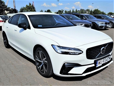 VOLVO S90 sedan (limuzyna)