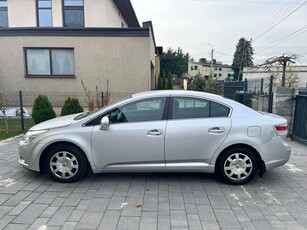 Używany Toyota Avensis 2010