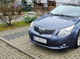 Używany Toyota Avensis 2010