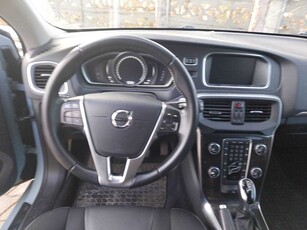 Volvo V40 2018 2.0 D2 205088km Hatchback