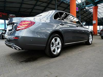 Mercedes E 220 3Lata GWARANCJA 1wł Bezwypadk E220 194KM 4MATIC Automat 9G IDEAŁ FV23%