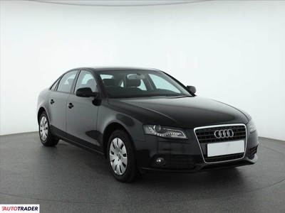 Audi A4 1.8 118 KM 2011r. (Piaseczno)