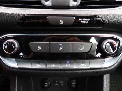 Hyundai i30 2019 1.4 CVVT 147321km ABS klimatyzacja manualna