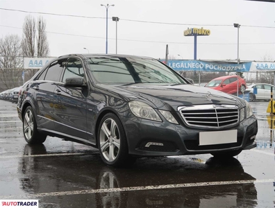 Mercedes E-klasa 3.0 227 KM 2009r. (Piaseczno)