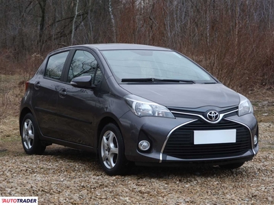 Toyota Yaris 1.3 97 KM 2014r. (Piaseczno)