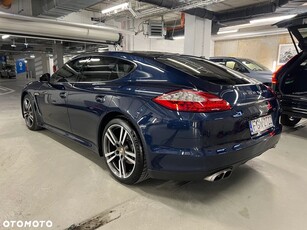 Porsche Panamera 4