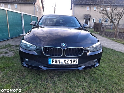 BMW Seria 3 318d DPF Touring Edition Lifestyle