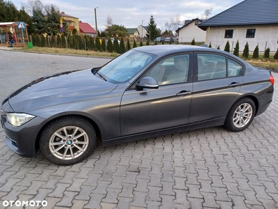 BMW Seria 3 318d xDrive Modern Line