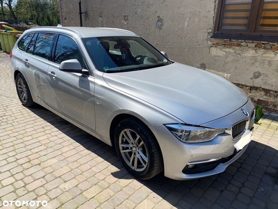 BMW Seria 3 320d Efficient Dynamic Edition Sport-Aut Luxury Line