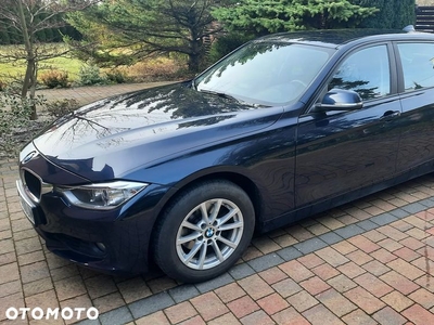 BMW Seria 3 320i