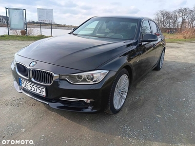 BMW Seria 3 325d Luxury Line