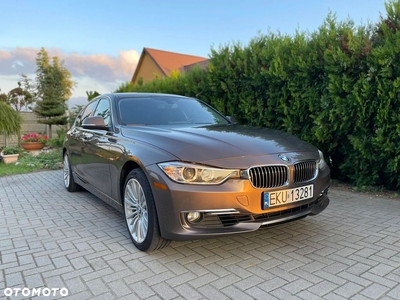 BMW Seria 3 328i Touring Luxury Line