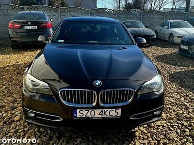 BMW Seria 5 520d xDrive Luxury Line