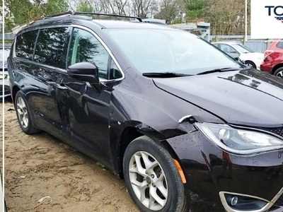 Chrysler Pacifica II 3.6 V6 291KM 2017