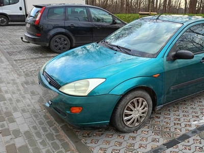 Ford Focus 1.6 benz