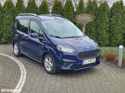 Ford Tourneo Courier 1.0 EcoBoost Titanium