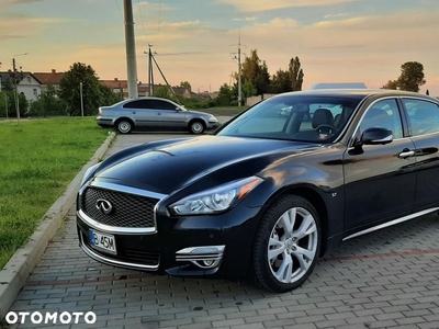 Infiniti Q70 3.7 Sport Tech