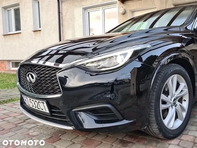 Infiniti QX30