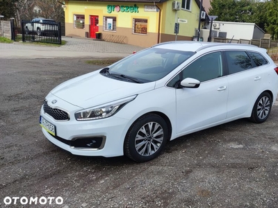 Kia Ceed 1.6 GDI Dream Team Edition