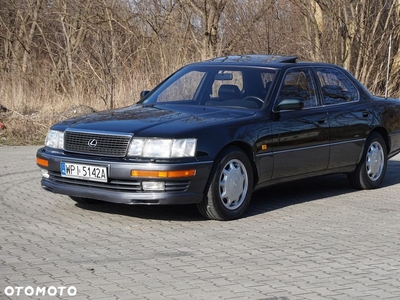 Lexus LS 400