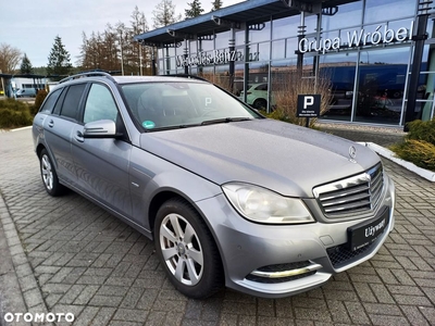 Mercedes-Benz Klasa C 180 T CGI BlueEFFICIENCY