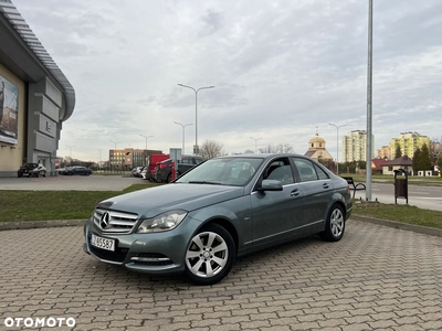 Mercedes-Benz Klasa C 200 CGI BlueEff Avantgarde