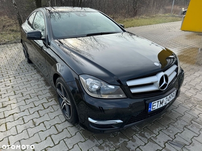 Mercedes-Benz Klasa C 250 CGI BlueEff Sport