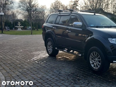 Mitsubishi Pajero Sport 2.5 DID Intense +