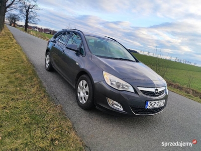 Opel Astra J, 1.7 CDTI, 2011, zadbany