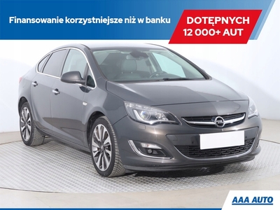 Opel Astra J Sedan 1.4 Turbo ECOTEC 140KM 2012