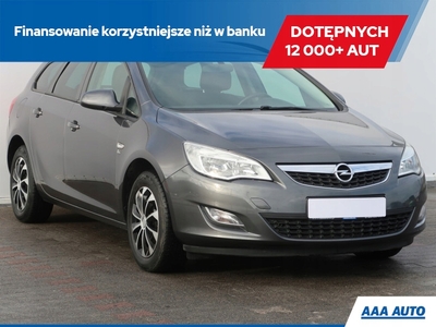 Opel Astra J Sports Tourer 1.4 Twinport ECOTEC 100KM 2012