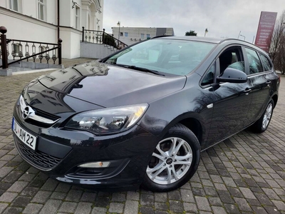 Opel Astra J Sports Tourer Facelifting 1.4 Twinport ECOTEC 100KM 2013