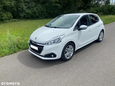 Peugeot 208 PureTech 82 Stop & Start Signature