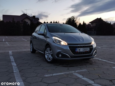 Peugeot 208 PureTech 82 Stop & Start Signature