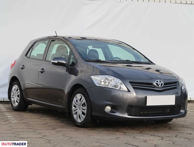 Toyota Auris 1.3 97 KM 2011r. (Piaseczno)