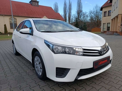 Toyota Corolla XI Sedan 1.4 D-4D 90KM 2014