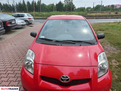 Toyota Yaris 1.3 benzyna 137 KM 2009r.