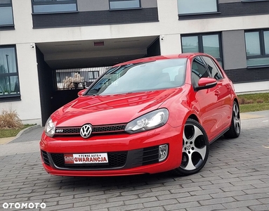 Volkswagen Golf 2.0 GTI adidas