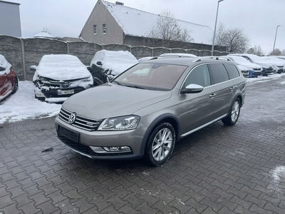 Volkswagen Passat B7 Variant 2.0 TDI CR DPF BlueMotion 140KM 2012