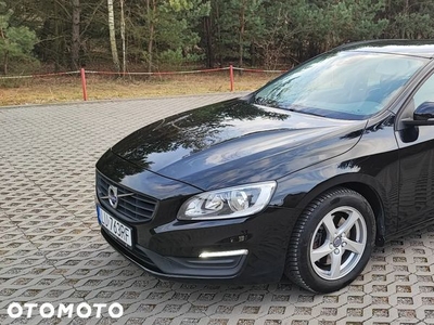 Volvo V60 D2 Drive-E Dynamic Edition (Kinetic)