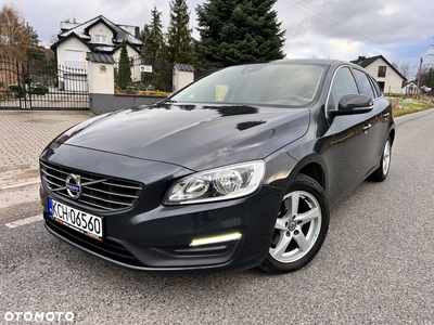 Volvo V60 D2 Drive-E Momentum