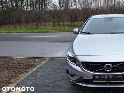 Volvo V60 T5 Drive-E Dynamic Edition (Momentum)