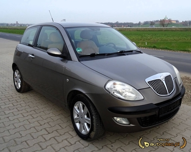 Lancia Ypsilon