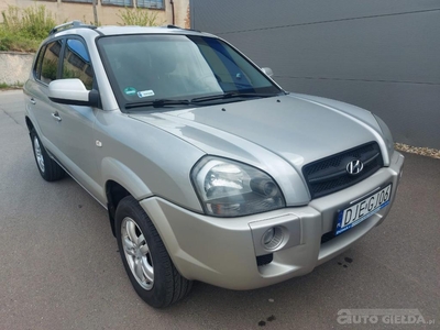 HYUNDAI TUCSON 2008R. 2,0 16V 141KM